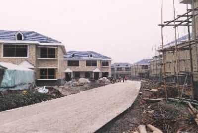 建設(shè)中的江洲墟場(chǎng)安置小區(qū)。